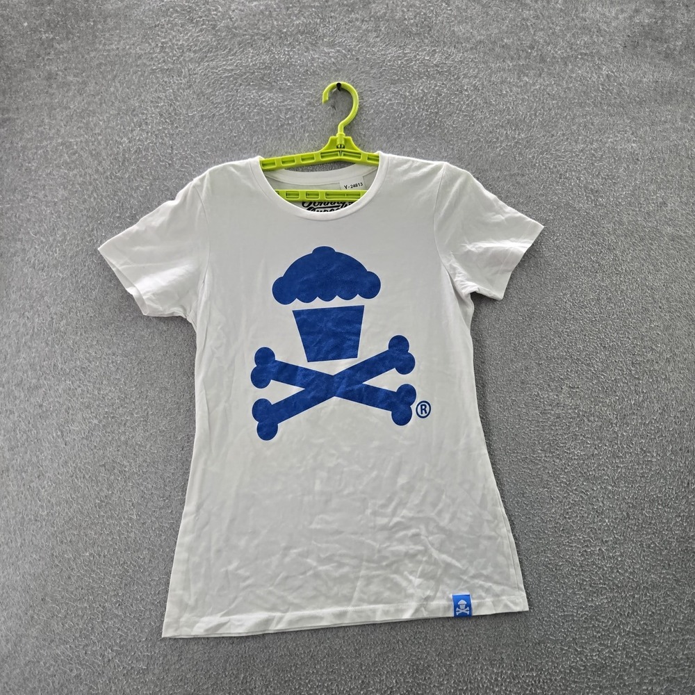 Johnny Cupcakes Women Shirt LARGE White Graphic Print Cupcake Crossbones